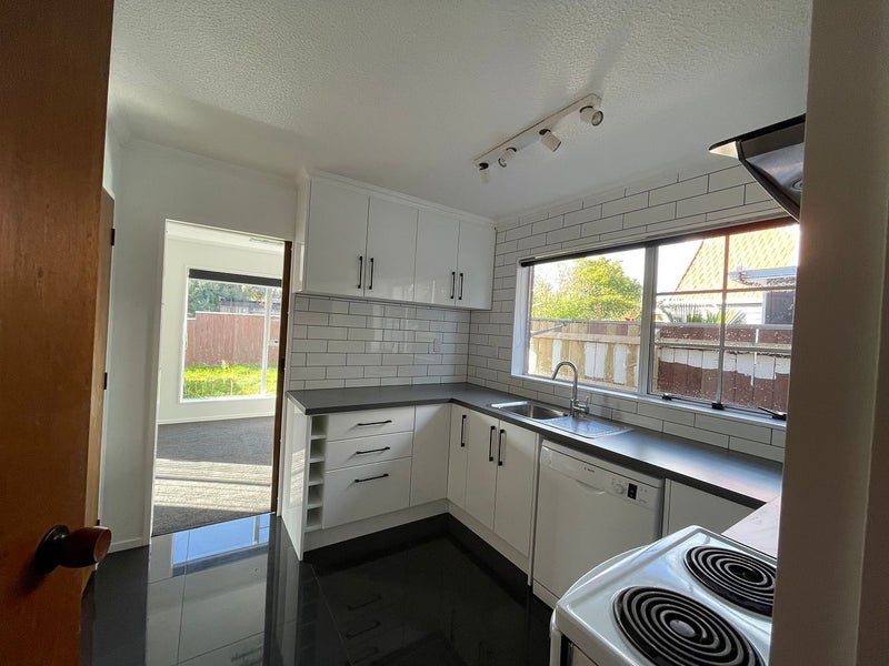 18A Wai-Iti Crescent, Woburn, Lower Hutt - Carousel 2