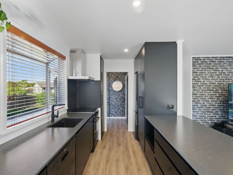 50 Vanguard Drive, Broomfield, Christchurch - Carousel 2