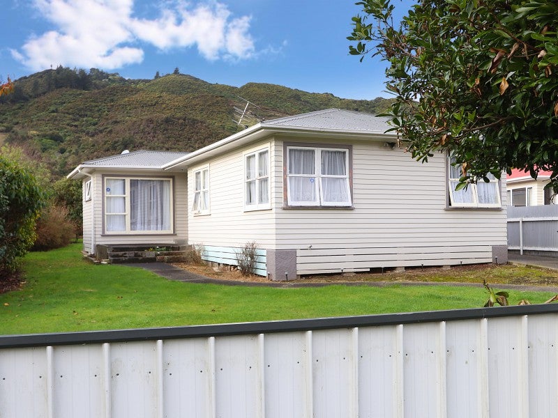 53 Wood Street, Wainuiomata, Lower Hutt - Carousel 1
