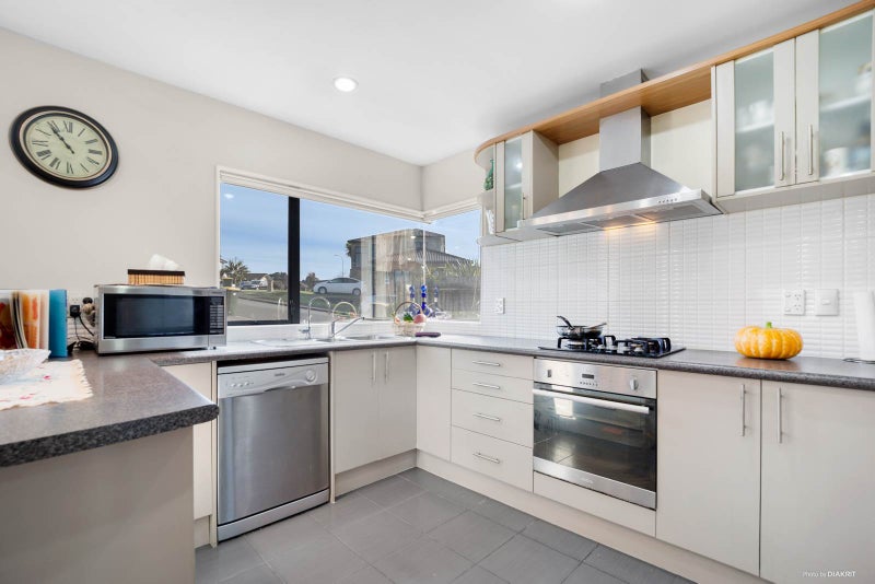 35 Bradnor Meadows Drive, Swanson, Auckland - Carousel 2