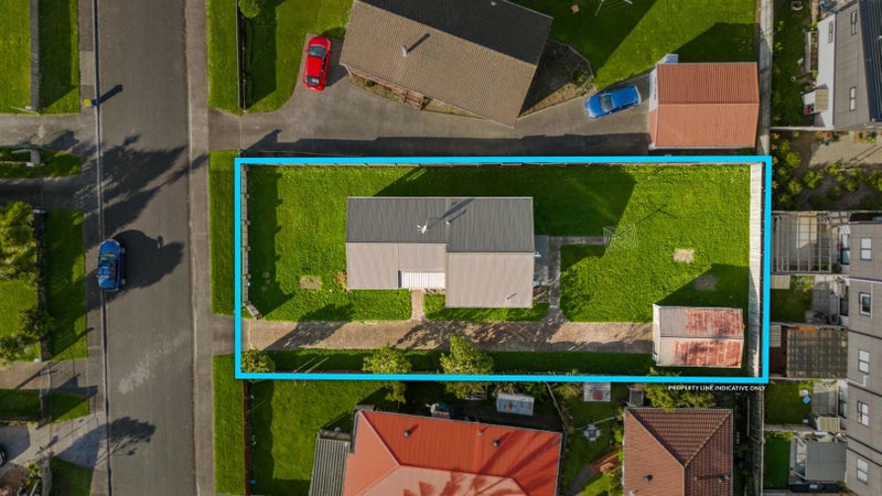 26 Hinerau Street, Henderson, Auckland - Carousel 20