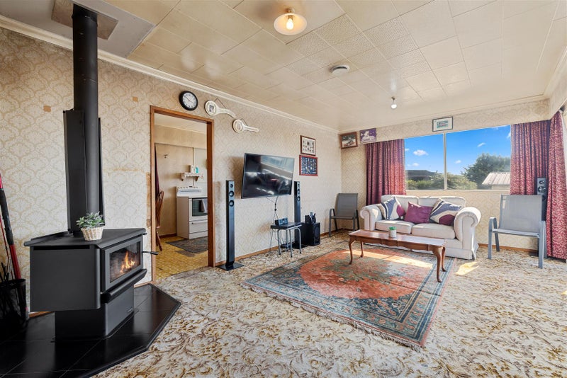 4 Hawk Place, Selwyn Heights, Rotorua - Carousel 2