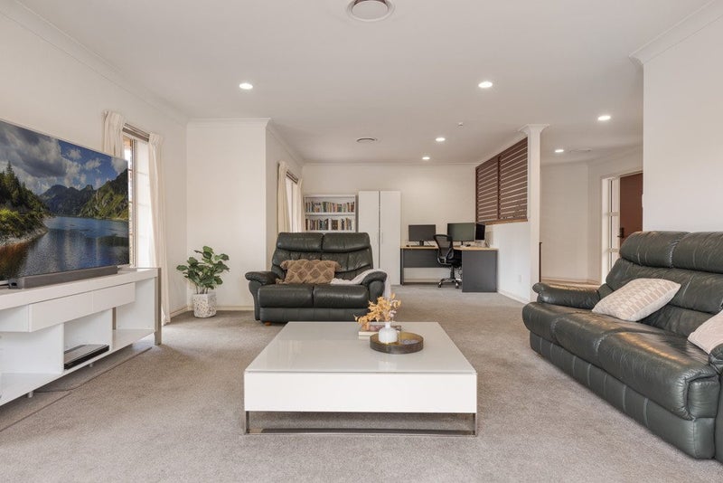 5 Buckingham Place, Bethlehem, Tauranga - Carousel 2