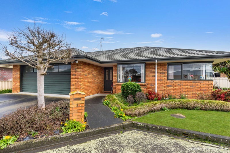3 Celtic Court, Roslyn, Palmerston North - Carousel 1