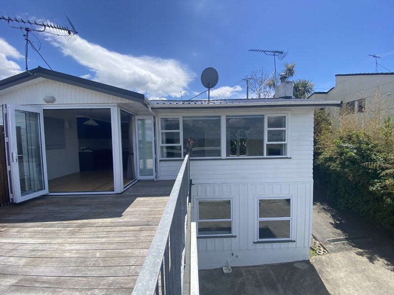 83 Sunset Road, Totara Vale, Auckland - Carousel 2