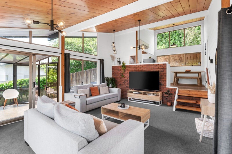 17 Hazelwood Avenue, Dinsdale, Hamilton - Carousel 2