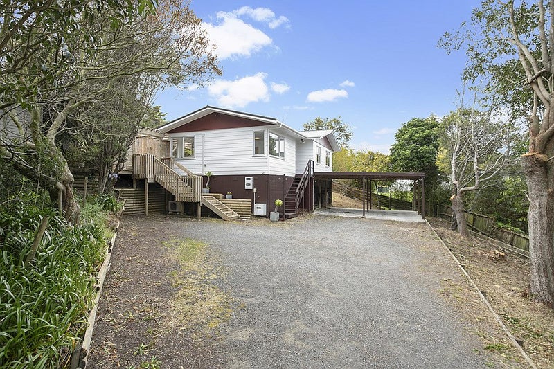21 Lambrown Drive, Totara Vale, Auckland - Carousel 1
