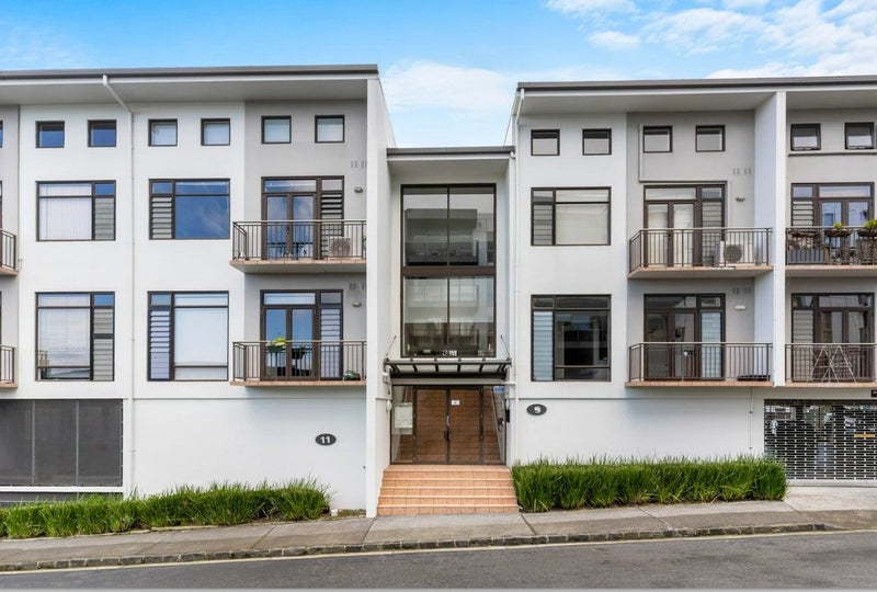 GJ/11 Charlotte Street, Eden Terrace, Auckland - Carousel 2