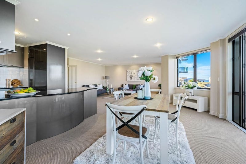 301/135 Grafton Road, Grafton, Auckland - Carousel 1