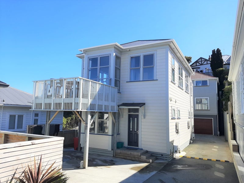 88A Overtoun Terrace, Hataitai, Wellington - Carousel 1