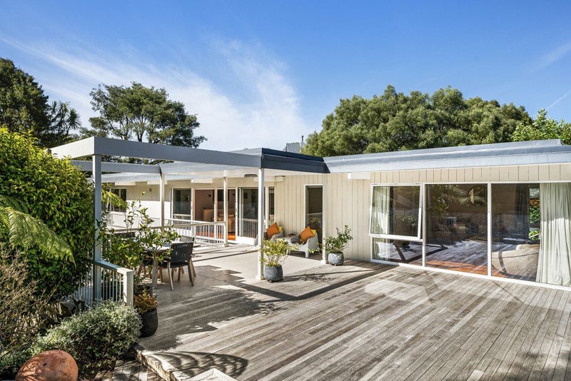 5 Glentui Grove, Khandallah, Wellington - Carousel 1