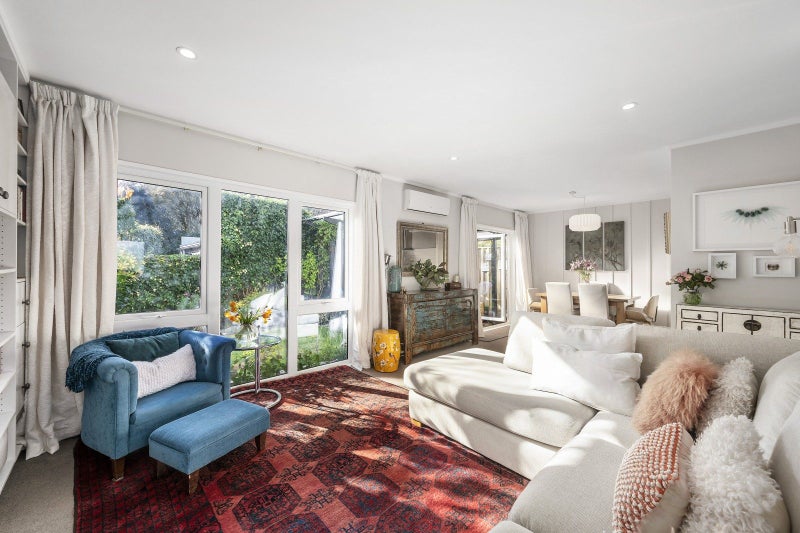 9/354 MURITAI RD, MURITAI, EASTBOURNE - Carousel 1