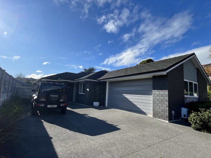 33 Tradewinds drive, Whitby, Porirua - Carousel 2