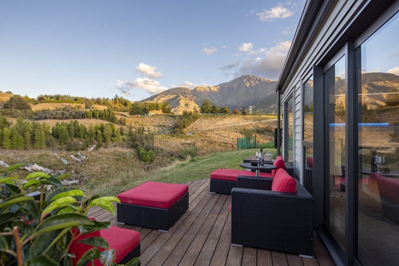 7 Longlands Street, Lake Hayes, Queenstown - Carousel 1