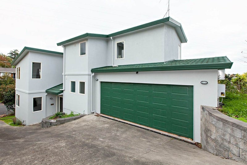 12 Stephen Lysnar Place, Hillsborough, Auckland - Carousel 1