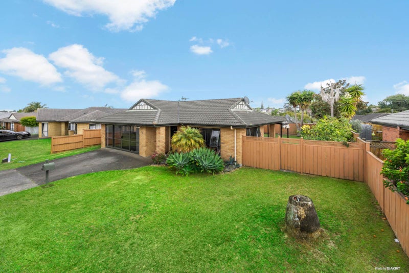 52 Sandwick Drive, Weymouth, Auckland - Carousel 2