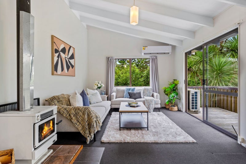 2/19 Seaview Road, Glenfield , Auckland - Carousel 1