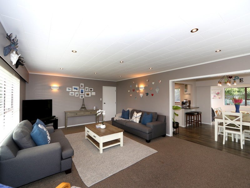 6 Hereford Place, Tamatea, Napier - Carousel 1