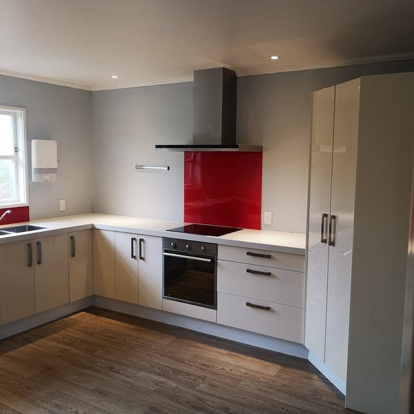 2 Fyvie Avenue, Tawa, Wellington - Carousel 1