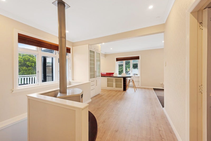 55 Hungerford Road, Houghton Bay, Wellington - Carousel 1