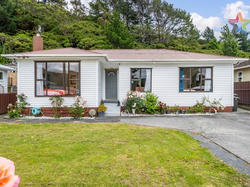 131 Wainuiomata Road, Wainuiomata, Lower Hutt - Carousel 1
