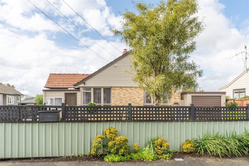 4 Trigg Place, Bader, Hamilton - Carousel 34