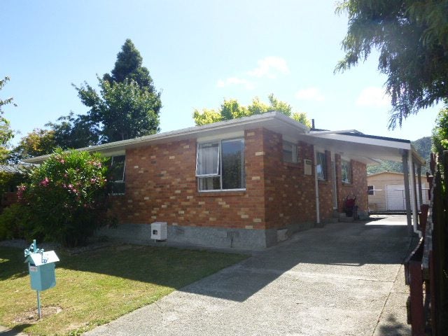 41 Brightwater Crescent, Totara Park, Upper Hutt - Carousel 1