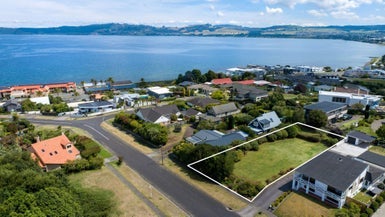 16 Harvey Street, Waipahihi, Taupo - Carousel 1