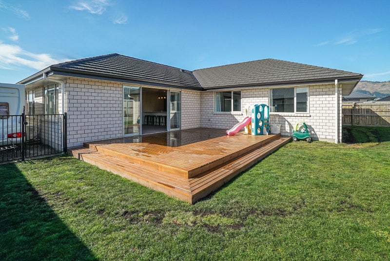 11 Midlane Crescent, Appleby, Richmond - Carousel 24