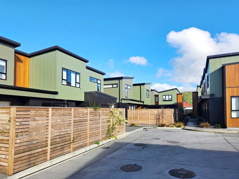 10/7 Johnston Grove, Taita, Lower Hutt - Carousel 13