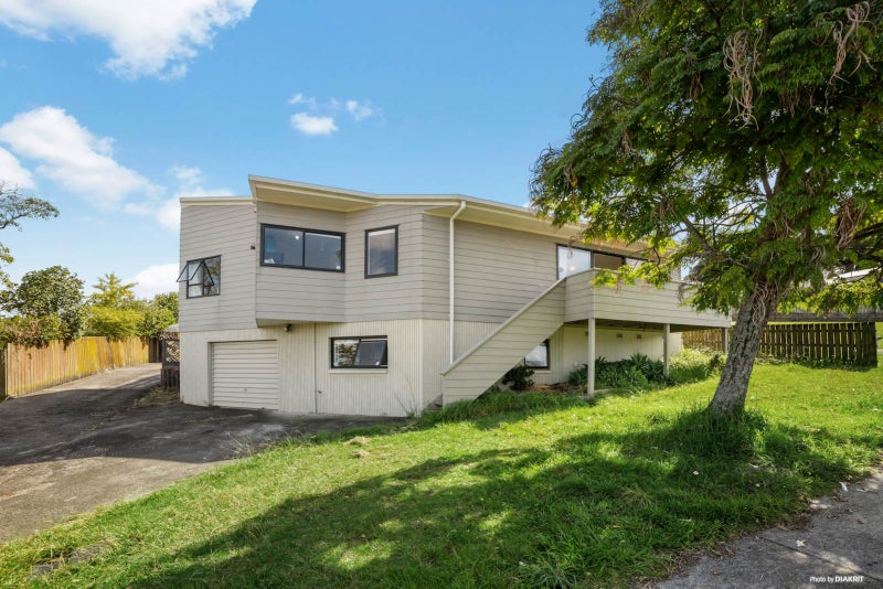 1/10 Sumich Place, West Harbour, Auckland - Carousel 1