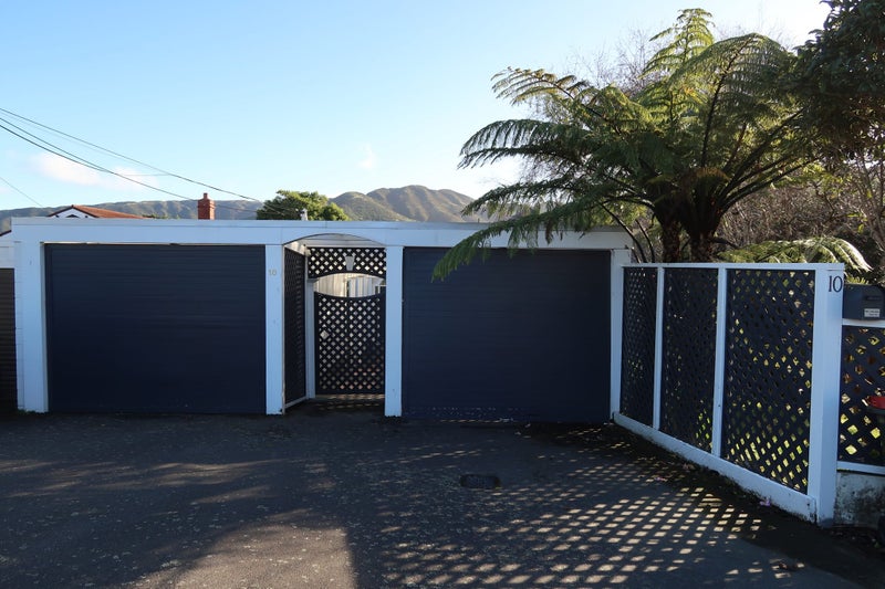 10 Lucknow Terrace, Khandallah, Wellington - Carousel 25