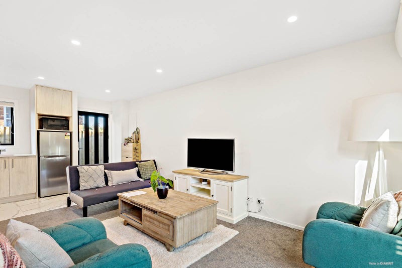 4/102 Millbrook Road, Sunnyvale, Auckland - Carousel 1