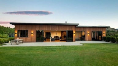 8 Mount Roy Terrace, Wanaka - Carousel 1