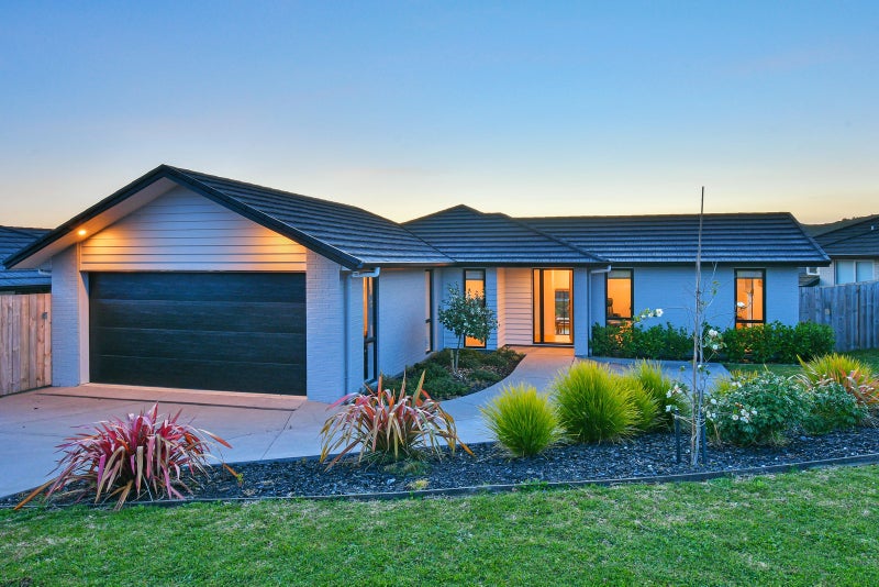 17 Helenvale Crescent, Pokeno - Carousel 1