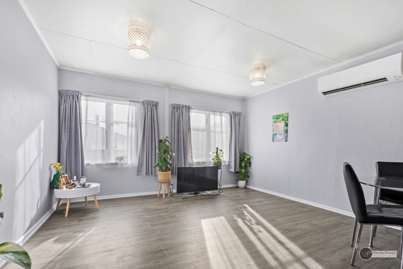 23 Sunny Grove, Wainuiomata, Lower Hutt - Carousel 1