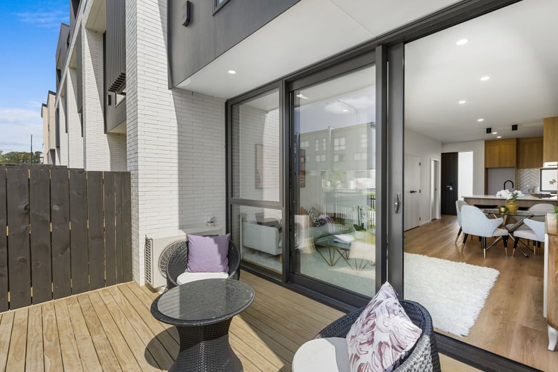 5/239 Flat Bush School Road, Flat Bush, Auckland - Carousel 2