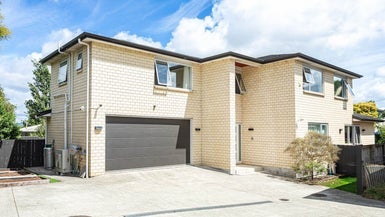 18A Peter Buck Road, New Windsor, Auckland - Carousel 1