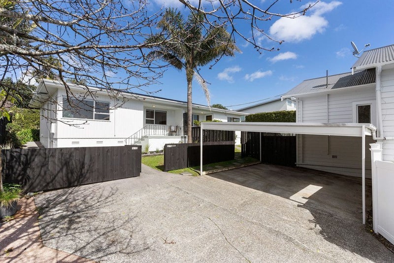 1/15 Seaview Terrace, Mount Albert, Auckland - Carousel 1
