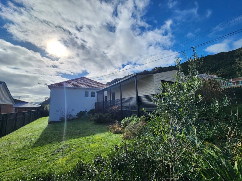 184 Whites Line East, Waiwhetu, Lower Hutt - Carousel 17