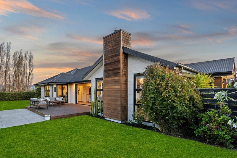 32 Bronco Drive, Aidanfield, Christchurch - Carousel 1