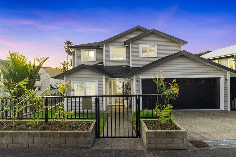 27 St Michaels Avenue, Point Chevalier, Auckland - Carousel 1