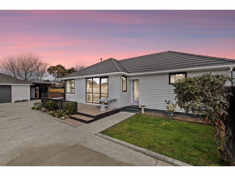 18 Digby Place, Bromley, Christchurch - Carousel 1
