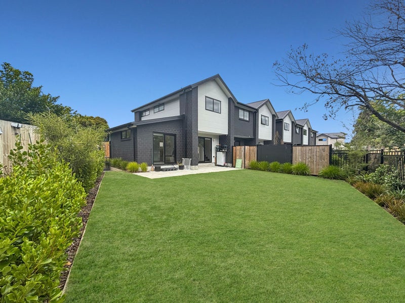 3/3 Matata Place, Dallington, Christchurch - Carousel 1