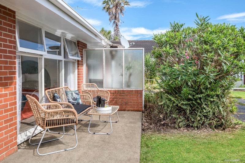 2/18 Tawhiri Road, One Tree Hill, Auckland - Carousel 1