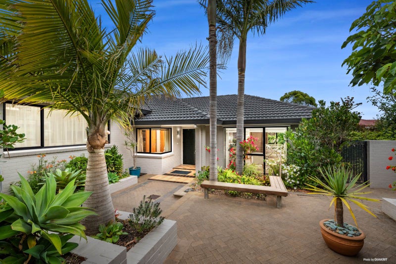 10 Sharples Place, Somerville, Auckland - Carousel 1