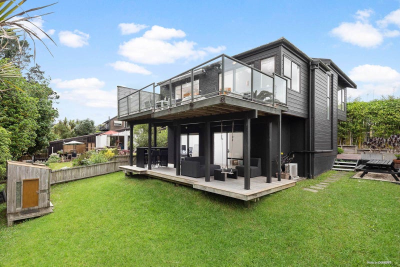 2/41 Jacaranda Avenue, Beach Haven, Auckland - Carousel 1