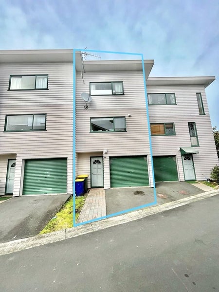 18/1 Briar Way, New Lynn, Auckland - Carousel 1