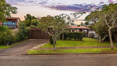 124 West Harbour Drive, West Harbour, Auckland - Carousel 1