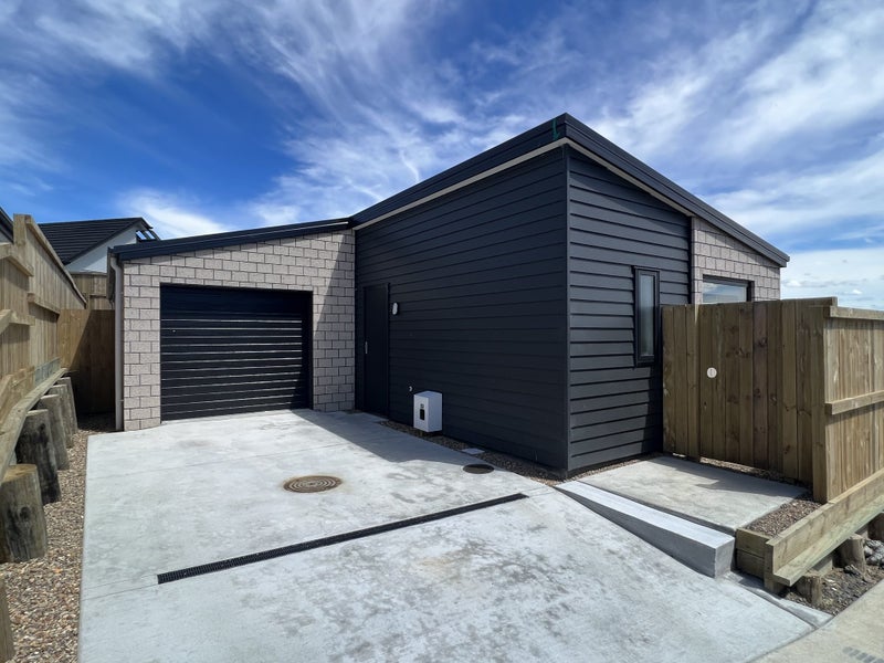 27 Crest Rise, Flagstaff, Hamilton - Carousel 1